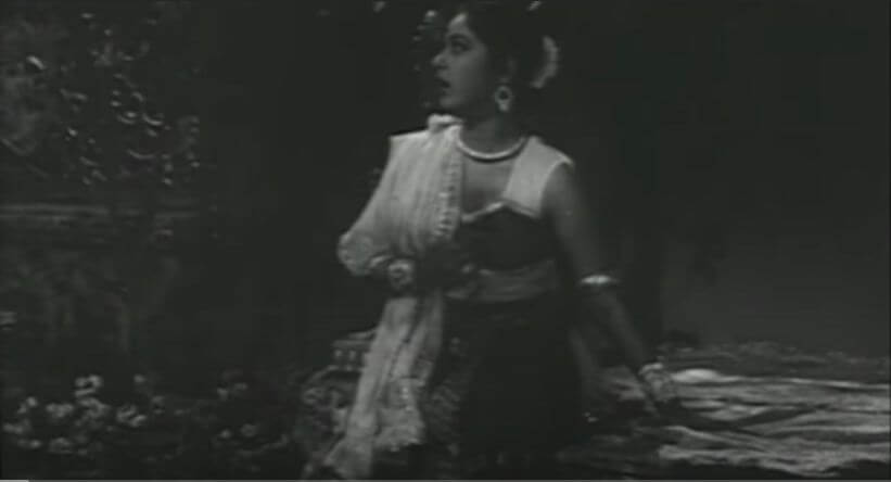 स: जिसे बनाया खेवनहारा, वही आज कर गया किनारा-Aaj Kee Raat Chandanee Ang Me Aag Lagaye, Song Lyrics