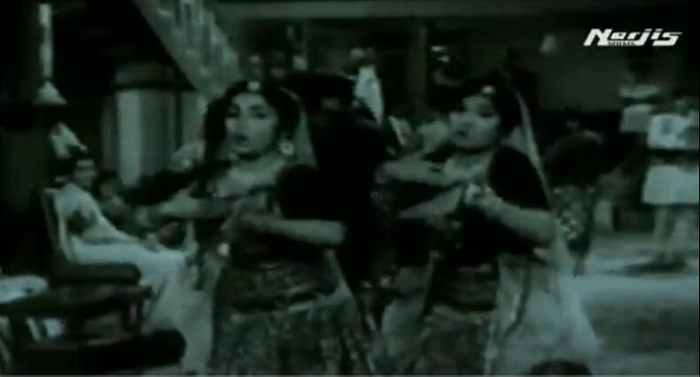 छलिया छैला पकड़ के हाथ-Chhaliya Chhaila Pakad Ke Haath, Song Lyrics