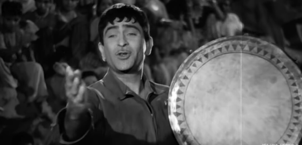 है आग हमारे सीने में, हम आग से खेलते आते हैं-Hai Aag Humare Seene Me Song Lyrics