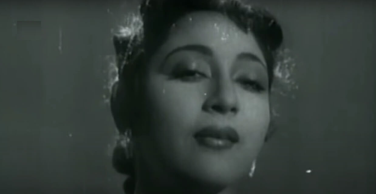 हम आपकी आँखों में, इस दिल को बसा दें तो-Ham Aapki Aankho Me Song Lyrics