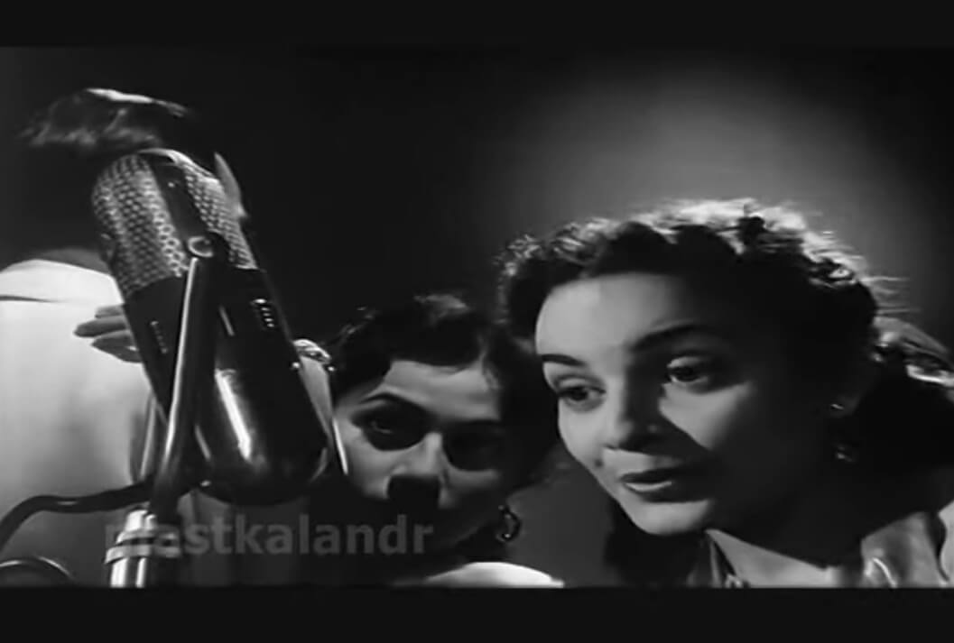 नीले आसमानी-Nile Aasamaani Bujho Song Lyrics