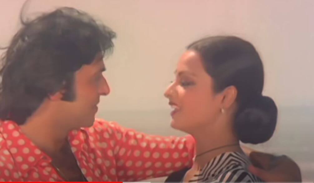 (आज कल पाँव ज़मीं पर नहीं पड़ते मेरे-Aajkal Paon Zameen Par Nahin Padte Lyrics