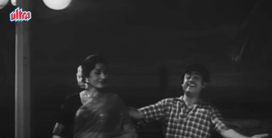 चाँद रात तुम हो साथ क्या करें-Chand Raat Tum Ho Sath Kya Kare Lyrics