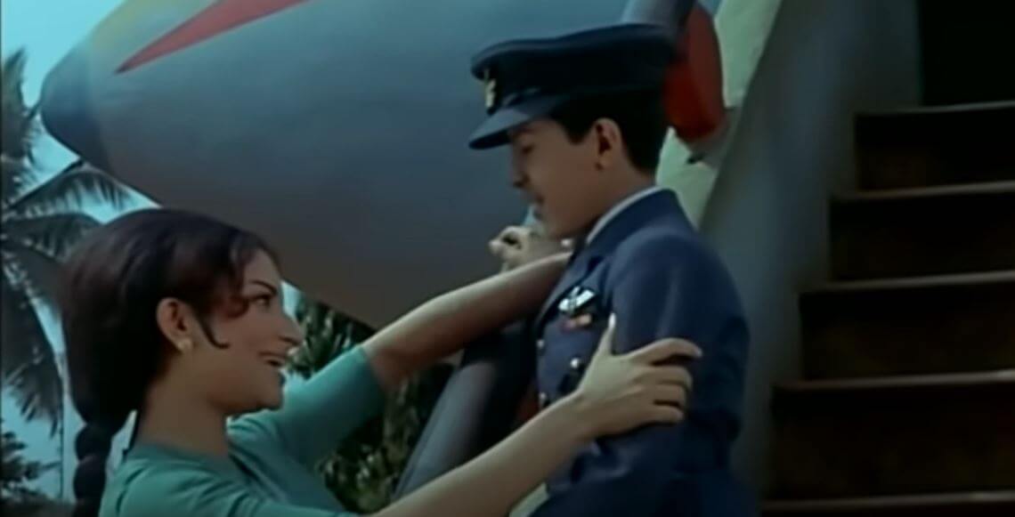 (चंदा है तू, मेरा सूरज है तू-Chanda Hai Tu Mera Suraj Hai Tu Lyrics