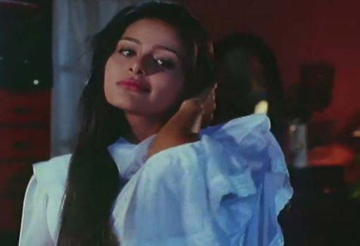 (घर से निकलते ही, कुछ दूर चलते ही-Ghar Se Nikalte Hi Lyrics