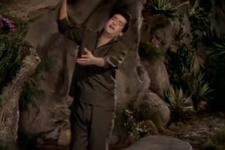 इस रंग बदलती दुनिया में-Is Rang Badalti Duniya Mein Lyrics