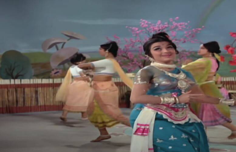 … अब के बरस भी बीत न जाये-Khat Likh De Sanwariya Ke Naam Lyrics