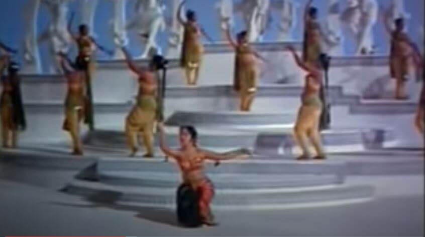 मोसे चल किये जाये, हाय रे हाय हाय देखो सैंया बेइमान-Mose Chhal Kiye Jaye Hay Re Lyrics