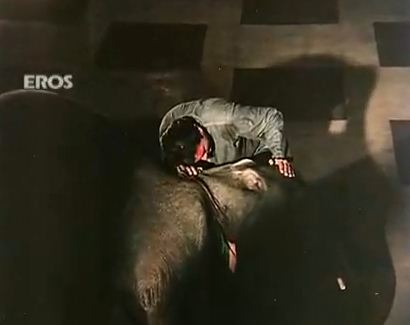 Nafarat Ki Duniyaa Ko Chod Ke, Pyaar Ki Duniya Mein-Nafrat ki Duniya Ko Chod k Lyrics