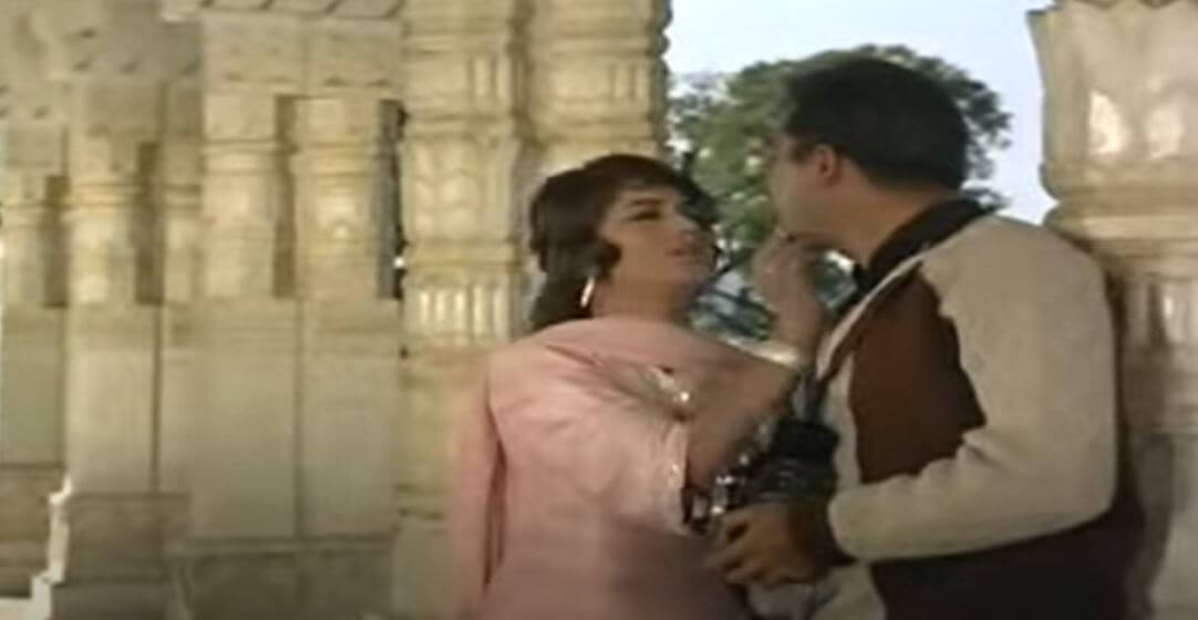 नैनों वाली ने, हाय मेरा दिल लूटा-Naino Wali Ne Hai Mera Dil Loota Lyrics