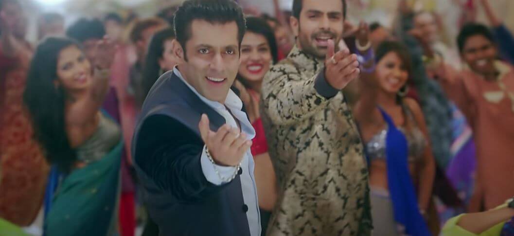 हे जी रे झट पट पर उलट पलट नटखट जट लटक मटक-Jo Thaaro Photo Nathi To Photocopy Pan Chalse Lyrics