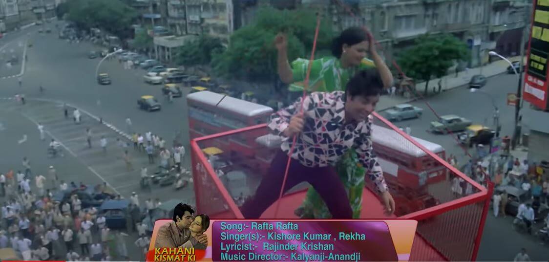 The beginning of this song is as follows-Are Raftaa Raftaa Dekho Aankh Meri Ladi Hai Lyrics